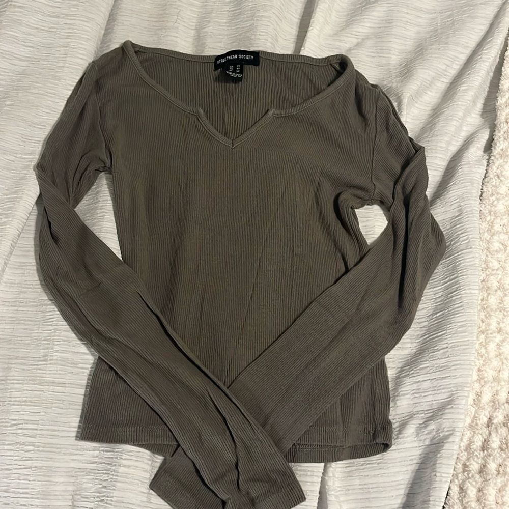 sage green v neck tank size xs
